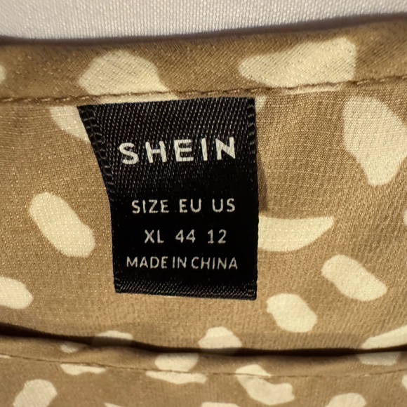 2 Women’s SHEIN Blue and Tan Patterned Blouse Size XL - Picture 15 of 15